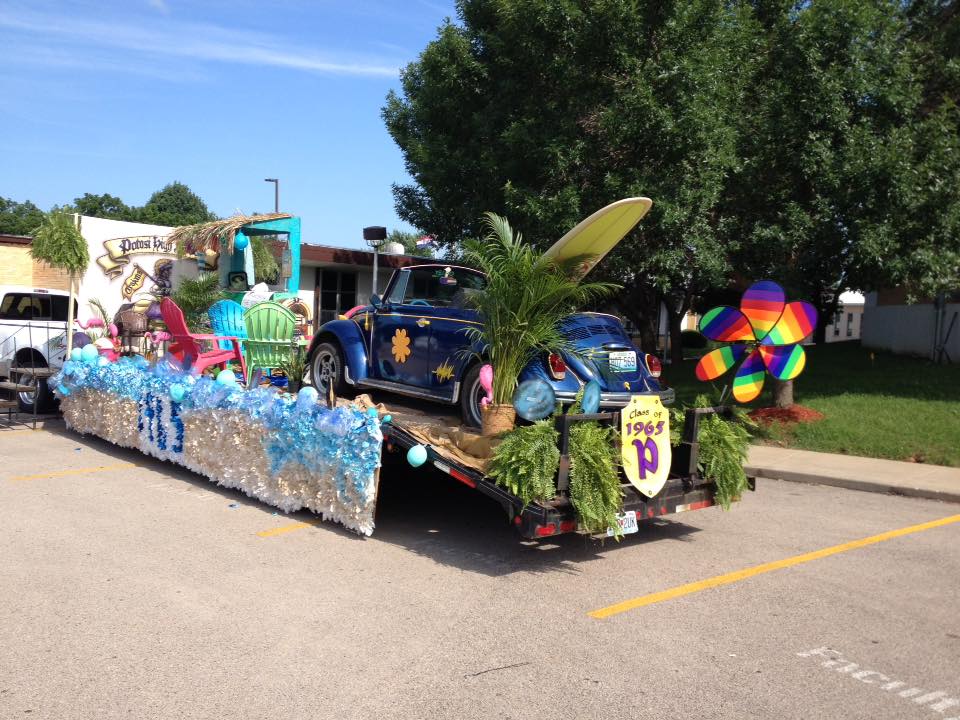 Class Float entry in the Moses Austin Festival Parade. Photo by Jerry Wright.